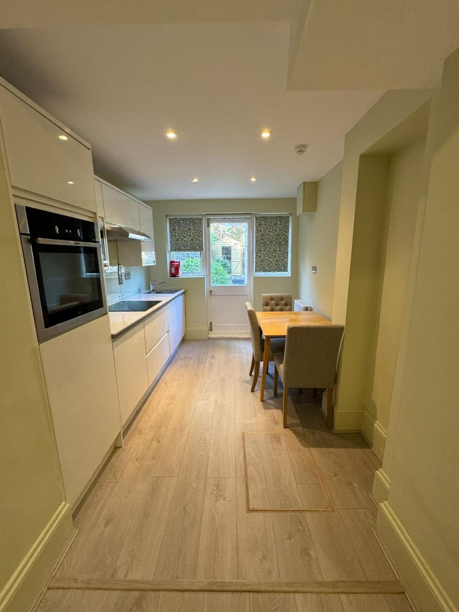 Charming With Garden Views * Londres